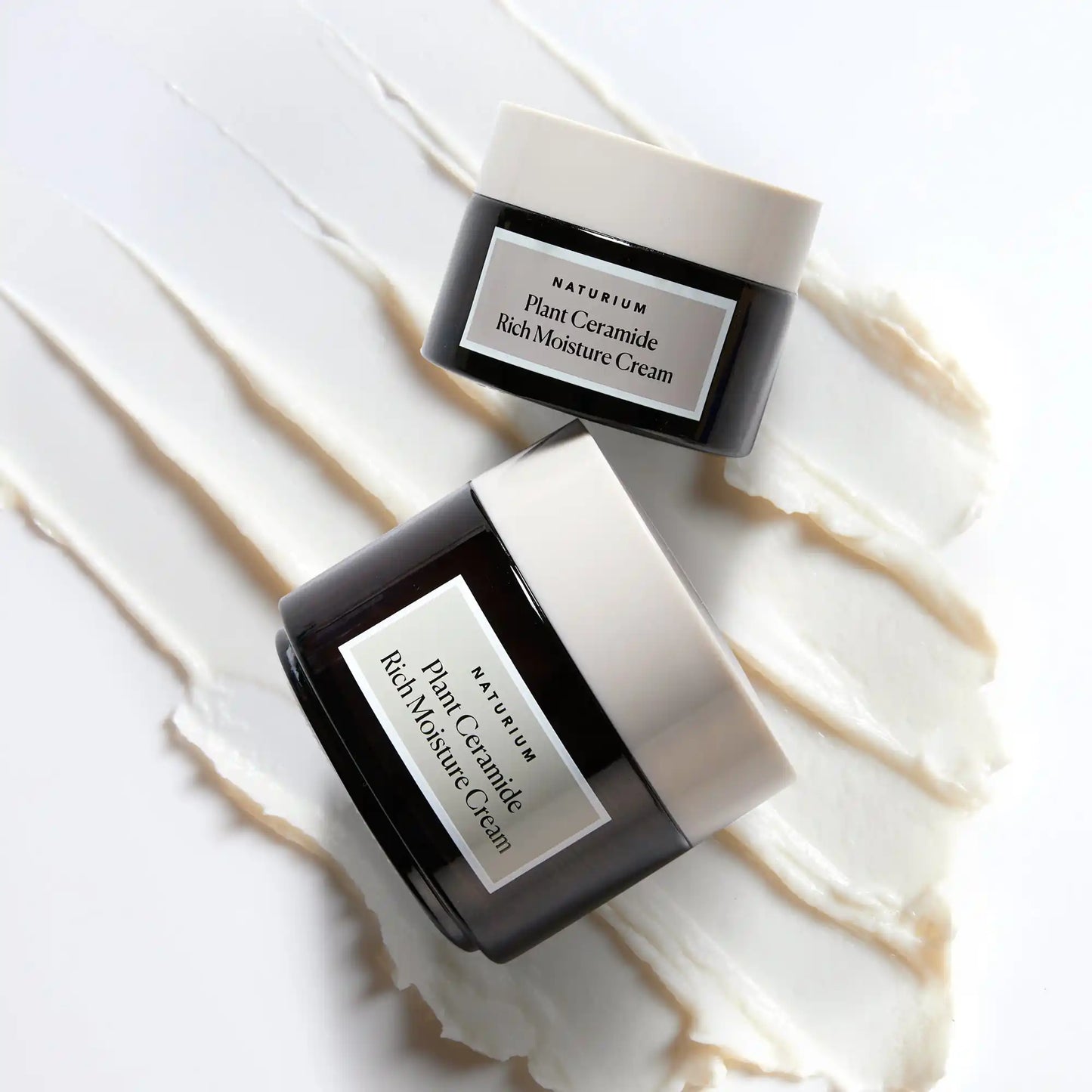 plant-ceramide-rich-moisture-cream-jumbo-f6 11_18_2021_Naturium0575-crop.webp