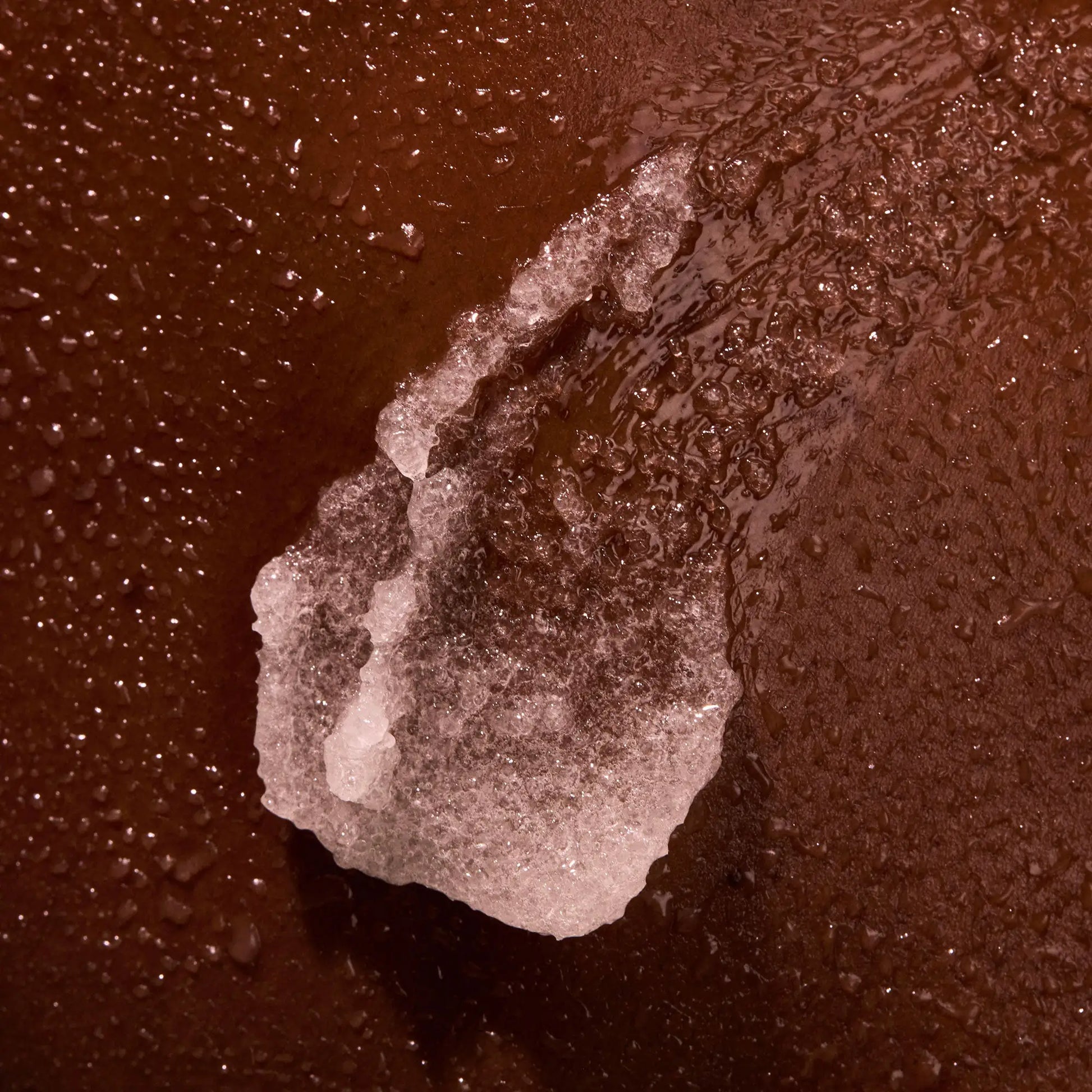 the-glow-getter-multi-oil-body-scrub-i1 NATR-40028-Alt-Image-TheGlowGetterMulti-OilBodyScrub-08.webp