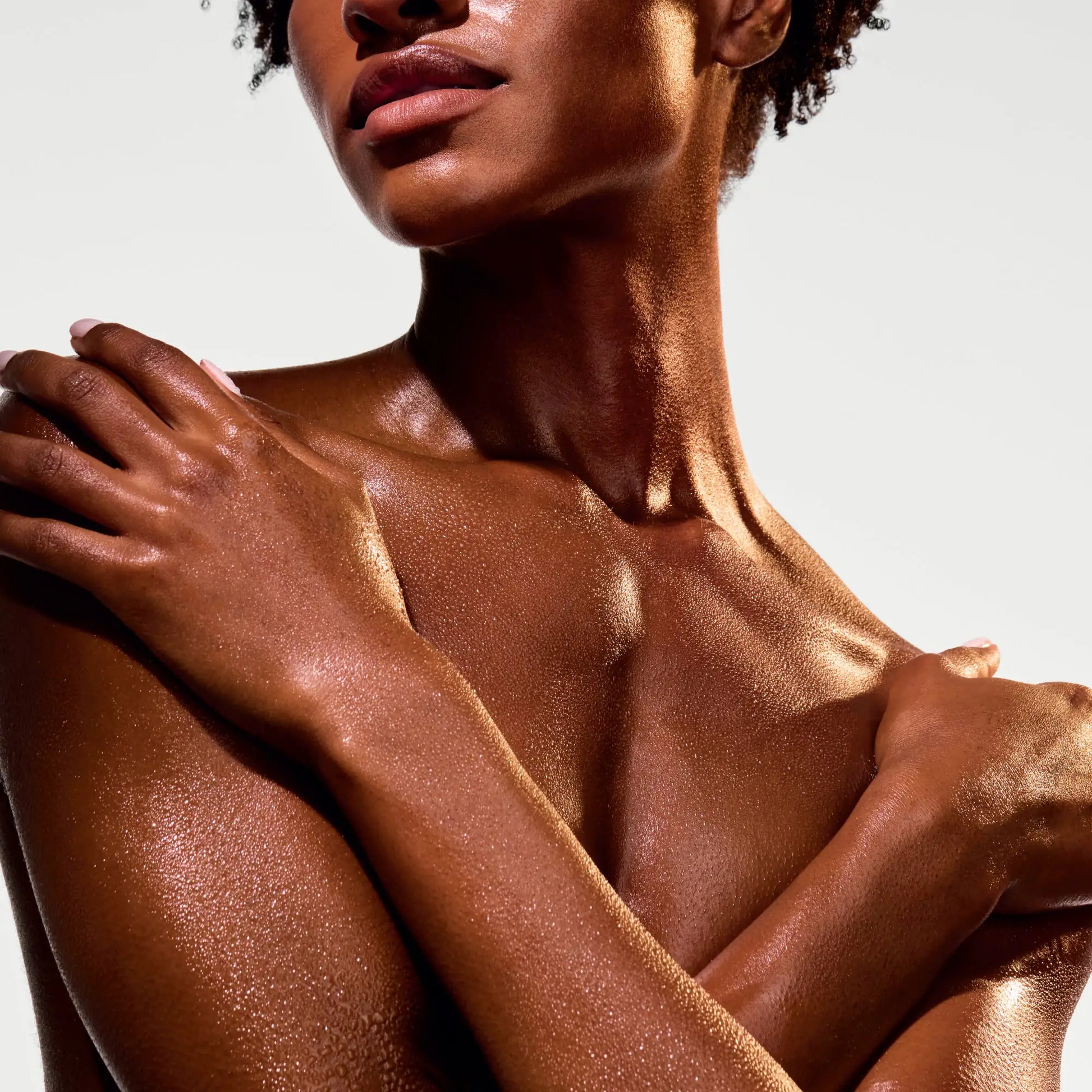 the-glow-getter-multi-oil-body-scrub-i1 NATR-40028-Alt-Image-The_Glow_Getter_Multi-Oil_Body_Scrub-06_1.webp